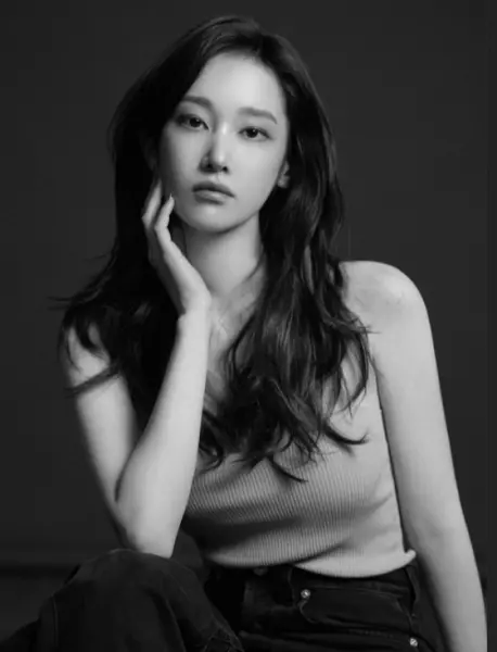 Korean Star Jeon Jong-seo Set to Fight Alongside Henry Cavill in 